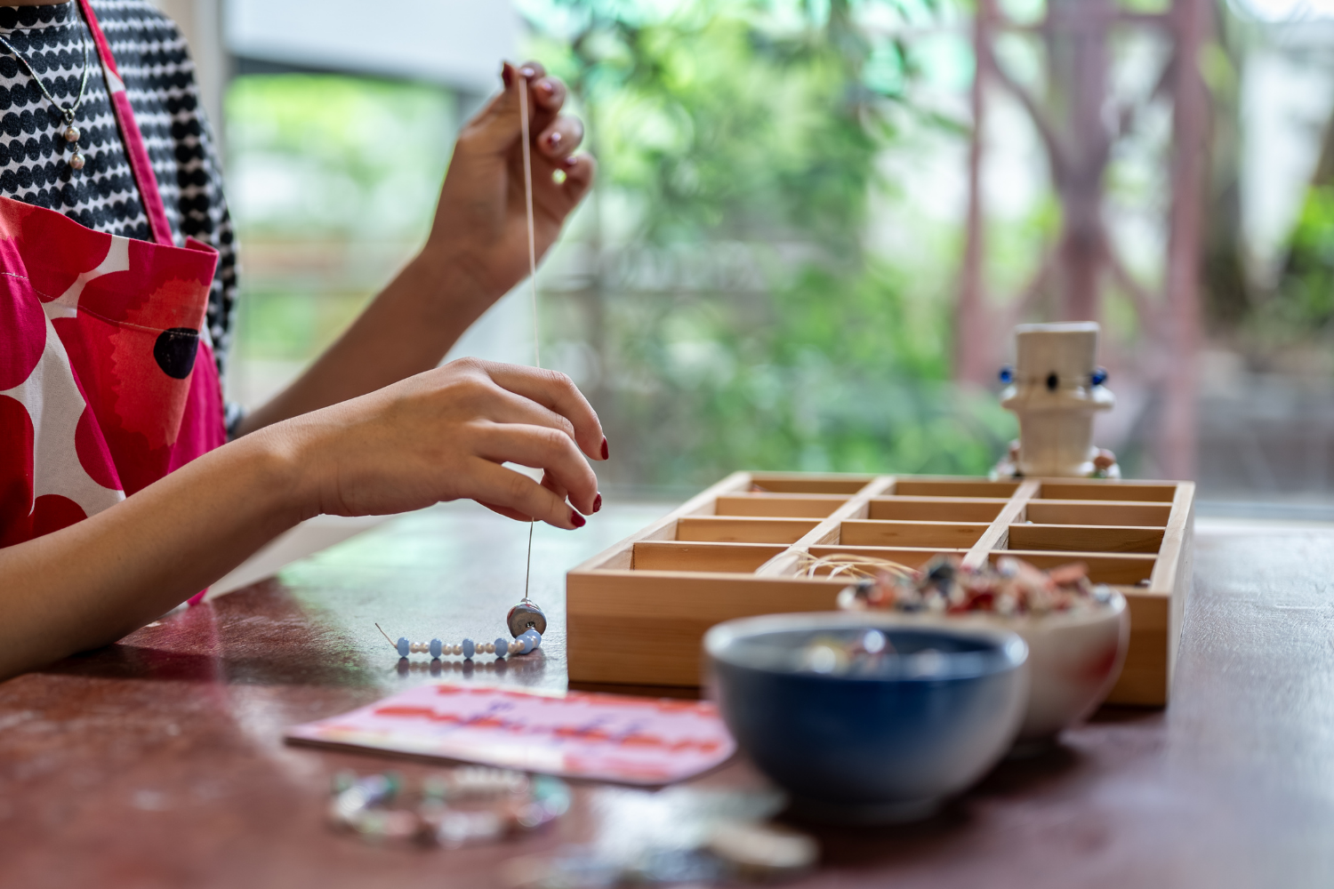 Making handmade beaded necklace DIY Craft Warehouse